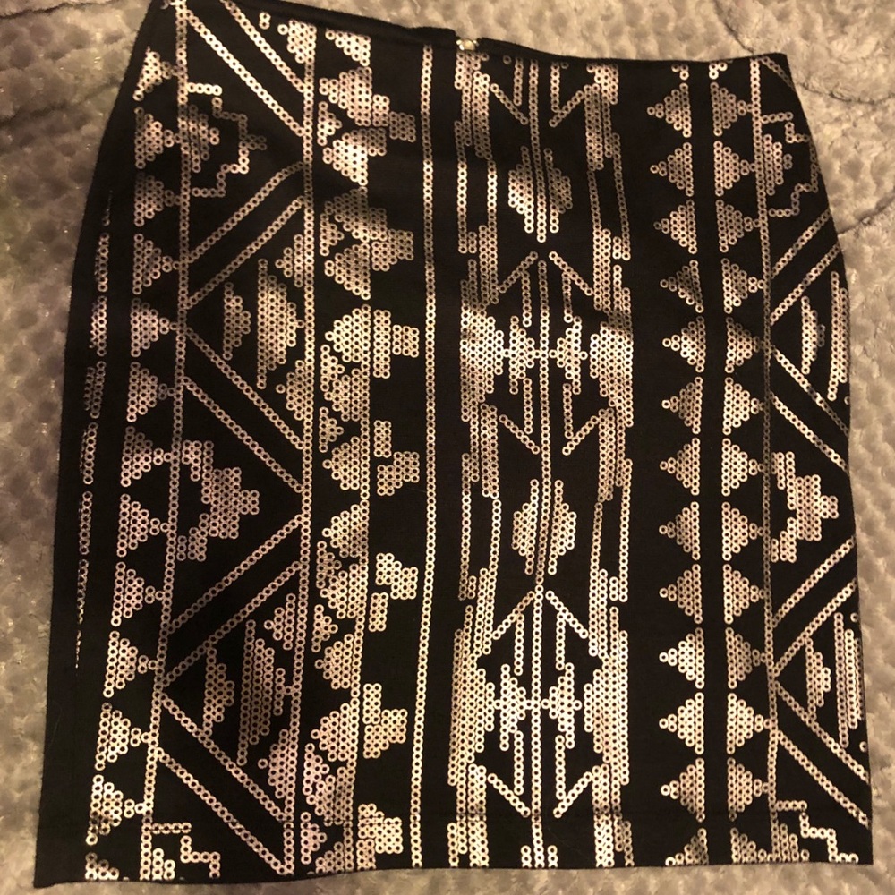 Black and gold mini skirt